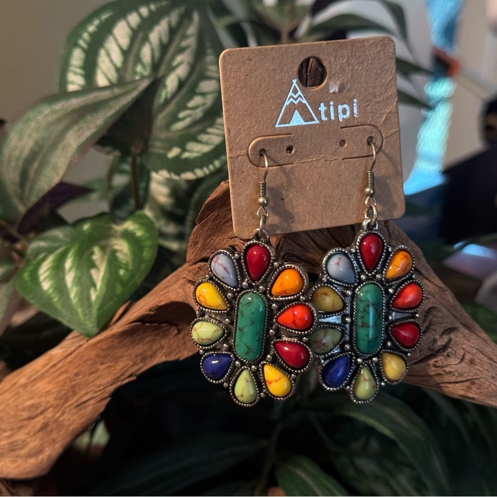 Multi‑Color Floral Stone Drop Earrings – Western Style
